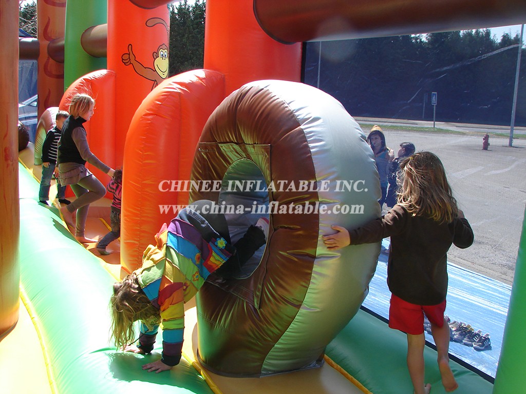 T6-703 Fort Apache Jeu Inflatable 15M