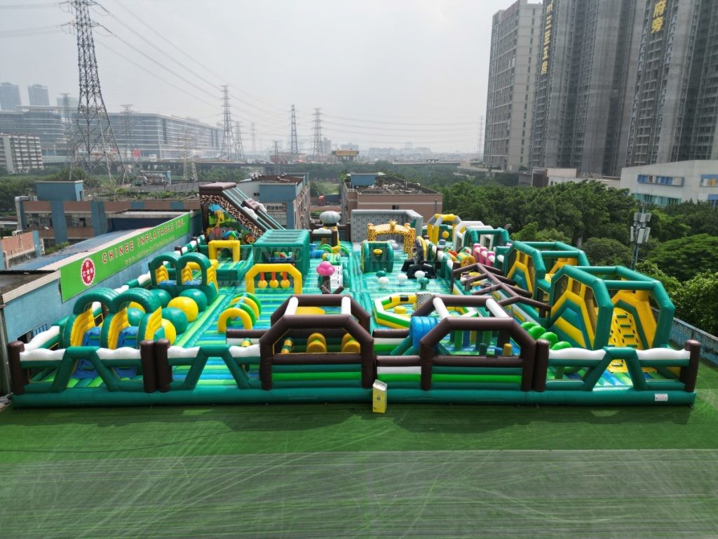 T6-801 768m² Inflatable Park