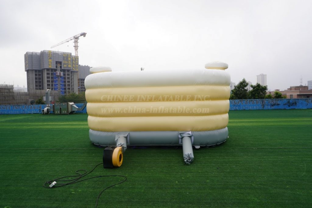 T2-168B Yellow And White Bouncy Castle With Slide